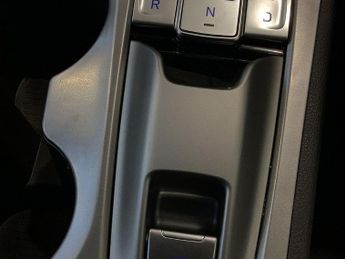 HYUNDAI KONA 39kWh Premium SUV 5dr Electric Auto (10.5kW Charger) (136 ps)