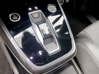 AUDI Q4 E-TRON 40 S line Sportback 5dr Electric Auto 82kWh (204 ps)