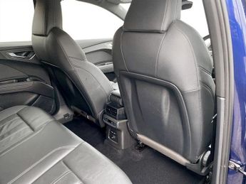 AUDI Q4 E-TRON 40 S line SUV 5dr Electric Auto 82kWh (204 ps)