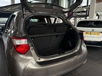 TOYOTA YARIS 1.5 VVT-h Icon Hatchback 5dr Petrol Hybrid E-CVT Euro 6 (s/s) (1