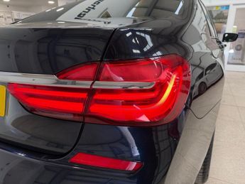 BMW 7 SERIES 3.0 730d M Sport Saloon 4dr Diesel Auto xDrive Euro 6 (s/s) (265