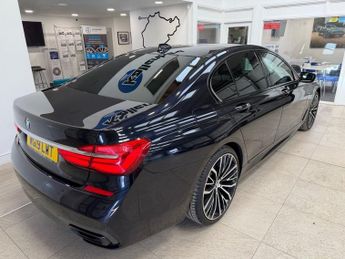 BMW 7 SERIES 3.0 730d M Sport Saloon 4dr Diesel Auto xDrive Euro 6 (s/s) (265