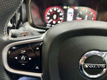 VOLVO XC60 2.0 D5 PowerPulse R-Design SUV 5dr Diesel Auto AWD Euro 6 (s/s) 