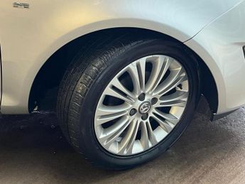 VAUXHALL CORSA 1.4 16V SE Hatchback 5dr Petrol Auto Euro 5 (100 ps)