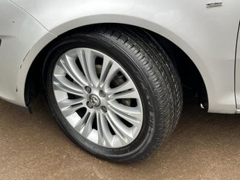 VAUXHALL CORSA 1.4 16V SE Hatchback 5dr Petrol Auto Euro 5 (100 ps)