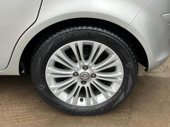 VAUXHALL CORSA 1.4 16V SE Hatchback 5dr Petrol Auto Euro 5 (100 ps)