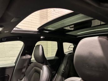 VOLVO XC60 2.0h T8 Twin Engine 10.4kWh R-Design SUV 5dr Petrol Plug-in Hybr