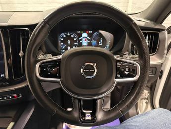 VOLVO XC60 2.0h T8 Twin Engine 10.4kWh R-Design SUV 5dr Petrol Plug-in Hybr