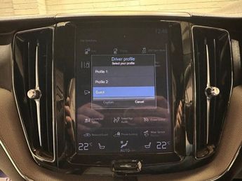 VOLVO XC60 2.0h T8 Twin Engine 10.4kWh R-Design SUV 5dr Petrol Plug-in Hybr