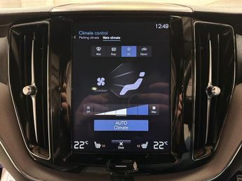 VOLVO XC60 2.0h T8 Twin Engine 10.4kWh R-Design SUV 5dr Petrol Plug-in Hybr