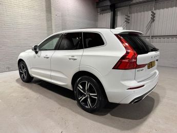 VOLVO XC60 2.0h T8 Twin Engine 10.4kWh R-Design SUV 5dr Petrol Plug-in Hybr