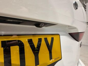 VOLVO XC60 2.0h T8 Twin Engine 10.4kWh R-Design SUV 5dr Petrol Plug-in Hybr