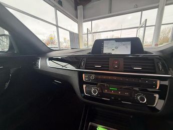 BMW 2 SERIES 2.0 218i M Sport Coupe 2dr Petrol Auto Euro 6 (s/s) (136 ps) F/S