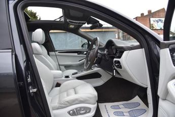 PORSCHE MACAN 3.0T V6 S SUV 5dr Petrol PDK 4WD Euro 6 (s/s) (354 ps)