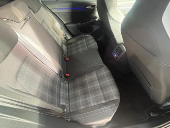 VOLKSWAGEN GOLF 2.0 TDI GTD Hatchback 5dr Diesel DSG Euro 6 (s/s) (200 ps)