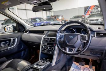 LAND ROVER DISCOVERY SPORT 2.0 TD4 HSE SUV 5dr Diesel Auto 4WD Euro 6 (s/s) (180 ps)