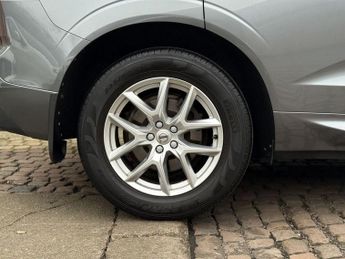 VOLVO XC60 2.0 D4 Momentum SUV 5dr Diesel Auto AWD Euro 6 (s/s) (190 ps)