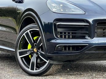 PORSCHE CAYENNE 3.0 Cayenne V6 Platinum Edition E-Hybrid A 4WD 5dr