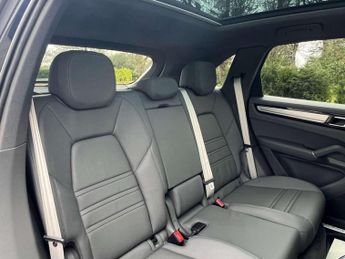 PORSCHE CAYENNE 3.0 Cayenne V6 Platinum Edition E-Hybrid A 4WD 5dr