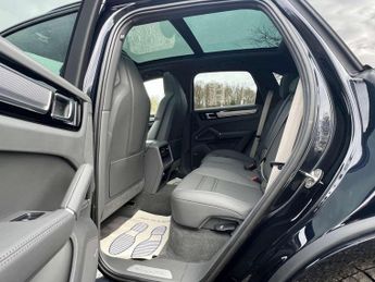 PORSCHE CAYENNE 3.0 Cayenne V6 Platinum Edition E-Hybrid A 4WD 5dr