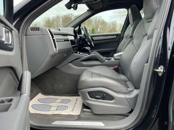PORSCHE CAYENNE 3.0 Cayenne V6 Platinum Edition E-Hybrid A 4WD 5dr