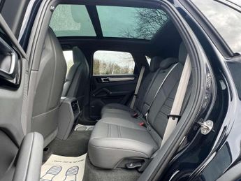 PORSCHE CAYENNE 3.0 Cayenne V6 Platinum Edition E-Hybrid A 4WD 5dr