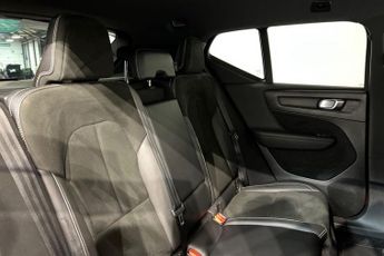 VOLVO XC40 2.0 D4 R-Design Pro SUV 5dr Diesel Auto AWD Euro 6 (s/s) (190 ps