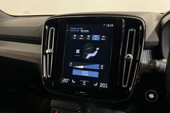 VOLVO XC40 2.0 D4 R-Design Pro SUV 5dr Diesel Auto AWD Euro 6 (s/s) (190 ps