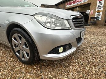 MERCEDES-BENZ C-CLASS 2.1 C220 CDI BlueEfficiency SE Saloon 4dr Diesel G-Tronic+ Euro 