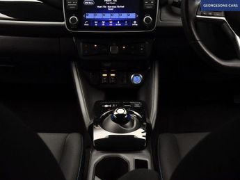 NISSAN LEAF 39kWh N-Connecta Hatchback 5dr Electric Auto (150 ps)