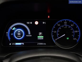 NISSAN LEAF 39kWh N-Connecta Hatchback 5dr Electric Auto (150 ps)