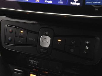 NISSAN LEAF 39kWh N-Connecta Hatchback 5dr Electric Auto (150 ps)