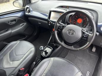 TOYOTA AYGO 1.0 VVT-i x-clusiv3 Hatchback 5dr Petrol x-shift Euro 6 (68 ps)