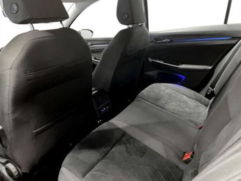 VOLKSWAGEN GOLF 2.0 TDI Style Hatchback 5dr Diesel DSG Euro 6 (s/s) (150 ps)