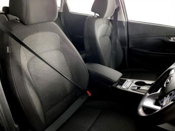 HYUNDAI KONA 39kWh SE Connect SUV 5dr Electric Auto (10.5kW Charger) (136 ps)