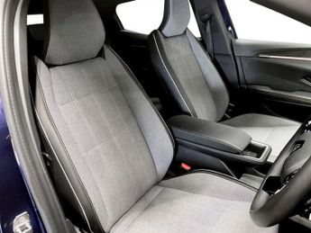 RENAULT MEGANE E-TECH 60kWh iconic Hatchback 5dr Electric Auto (optimum charge) (220 p