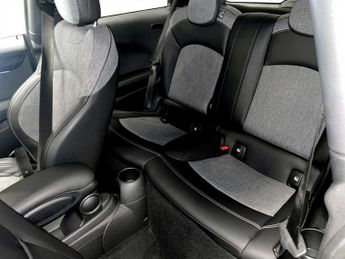 MINI Electric Hatch Cooper SE 32.6kWh Level 2 Hatchback 3dr Electric Auto (184 ps)