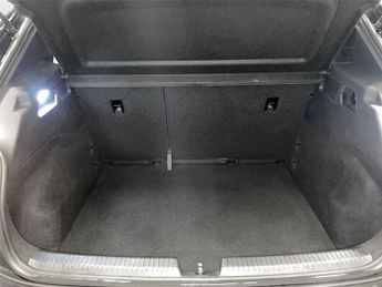 VOLKSWAGEN ID.3 Pro 58kWh Life Hatchback 5dr Electric Auto (145 ps)