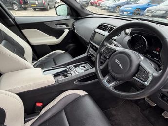 JAGUAR F-PACE 3.0 D300 V6 S SUV 5dr Diesel Auto AWD Euro 6 (s/s) (300 ps)