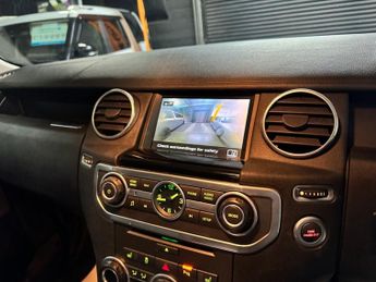 LAND ROVER DISCOVERY 4 3.0 SD V6 HSE SUV 5dr Diesel Auto 4WD Euro 6 (s/s) (256 bhp)