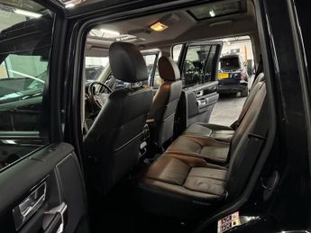 LAND ROVER DISCOVERY 4 3.0 SD V6 HSE SUV 5dr Diesel Auto 4WD Euro 6 (s/s) (256 bhp)