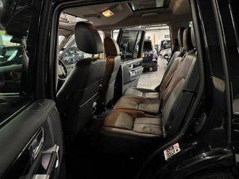 LAND ROVER DISCOVERY 4 3.0 SD V6 HSE SUV 5dr Diesel Auto 4WD Euro 6 (s/s) (256 bhp)