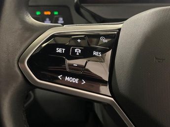 VOLKSWAGEN ID.3 Pro Performance 58kWh Life Hatchback 5dr Electric Auto (204 ps)