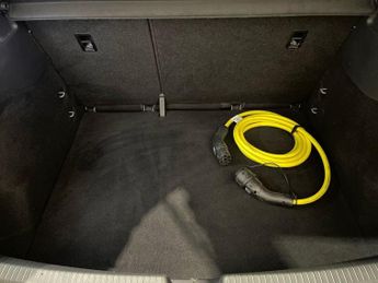 VOLKSWAGEN ID.3 Pro Performance 58kWh Life Hatchback 5dr Electric Auto (204 ps)