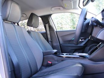 PEUGEOT 2008 1.2 PureTech Allure Premium SUV 5dr Petrol EAT Euro 6 (s/s) (130