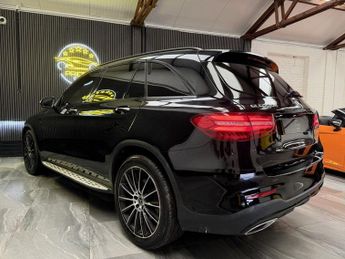 MERCEDES-BENZ GLC 2.1 GLC220d AMG Line (Premium) SUV 5dr Diesel G-Tronic 4MATIC Eu