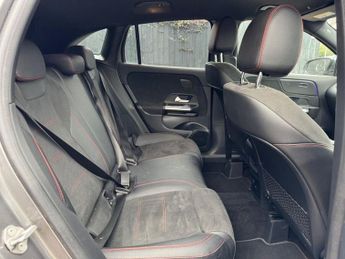 MERCEDES-BENZ GLA 1.3 GLA200 AMG Line (Premium) SUV 5dr Automatic
