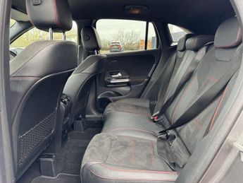 MERCEDES-BENZ GLA 1.3 GLA200 AMG Line (Premium) SUV 5dr Automatic