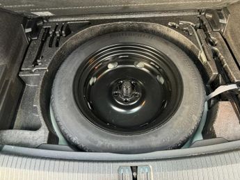 VOLKSWAGEN TIGUAN 2.0 TDI SE Navigation SUV 5dr Diesel DSG 4Motion Euro 6 (s/s) (1