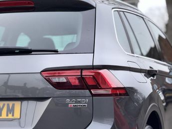 VOLKSWAGEN TIGUAN 2.0 TDI BlueMotion Tech SE Navigation SUV 5dr Diesel DSG 4Motion